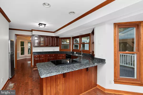 Spotsylvania, VA 22553,11002 OLD BROOK RD