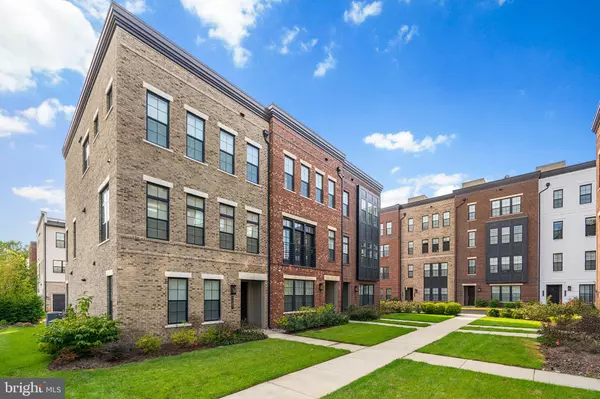 Mclean, VA 22102,7509 SAWYER FARM WAY #2002