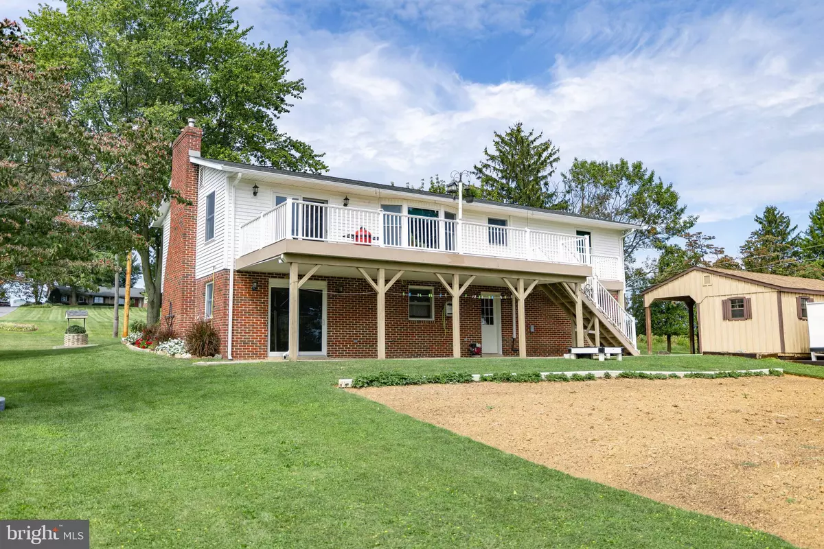 Bird In Hand, PA 17505,425 MILL CREEK RD