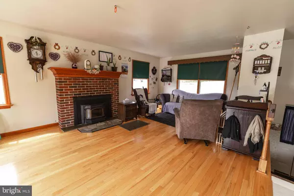 Bird In Hand, PA 17505,425 MILL CREEK RD