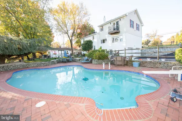 Holland, PA 18966,65 WITHERINGTON DR