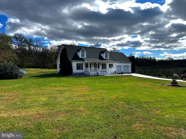 25 MISH RD, Bunker Hill, WV 25413