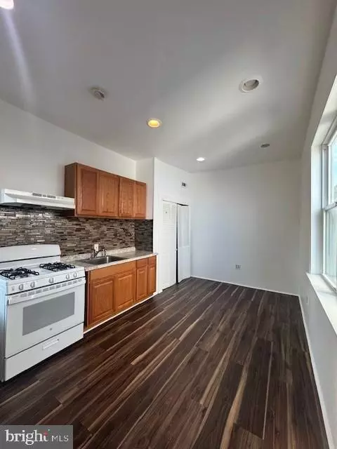 Philadelphia, PA 19133,2201 N 5TH ST