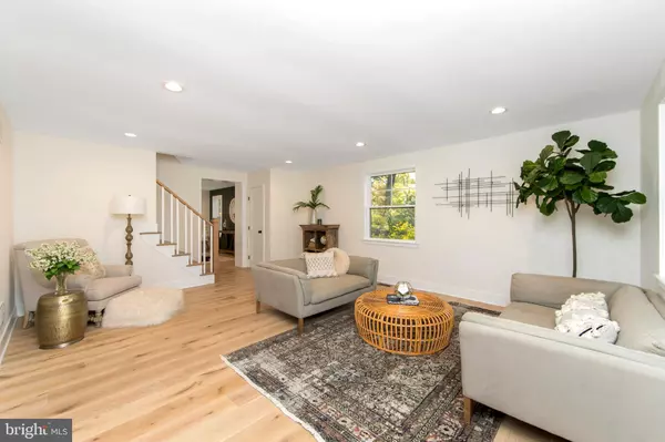 Springfield, PA 19064,22 SCENIC RD