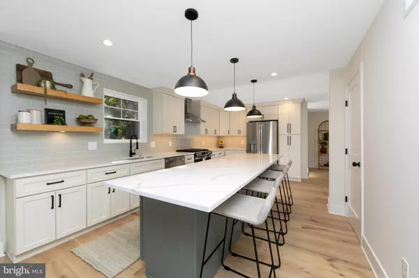 22 SCENIC RD,  Springfield,  PA 19064