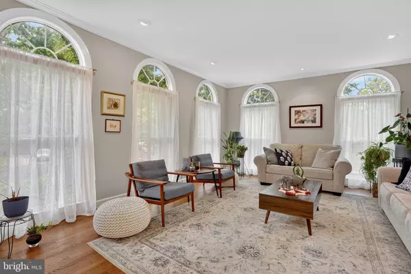 Arlington, VA 22203,401 N LOMBARDY ST