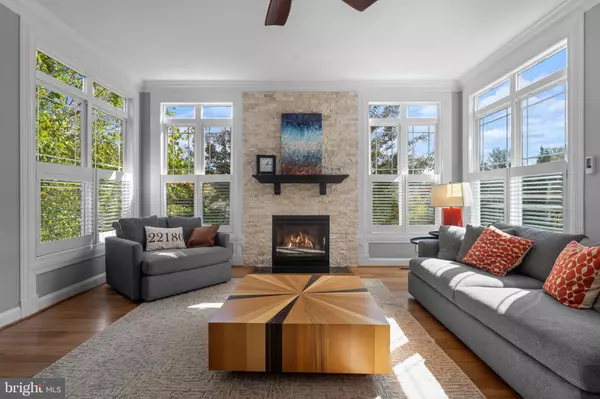 Vienna, VA 22180,103 MOORE AVE SE