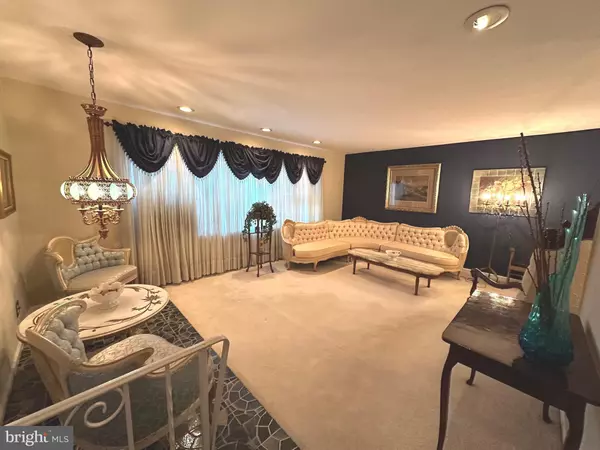 Philadelphia, PA 19152,2740 MOWER ST