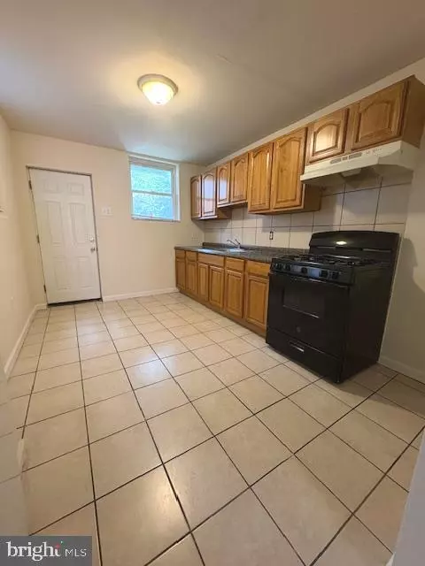 Philadelphia, PA 19148,2422 S MARSHALL ST