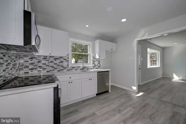 Maple Shade, NJ 08052,477 BUTTONWOOD AVE