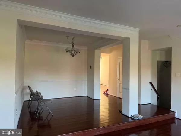 Chantilly, VA 20152,25210 WHIPPOORWILL TER