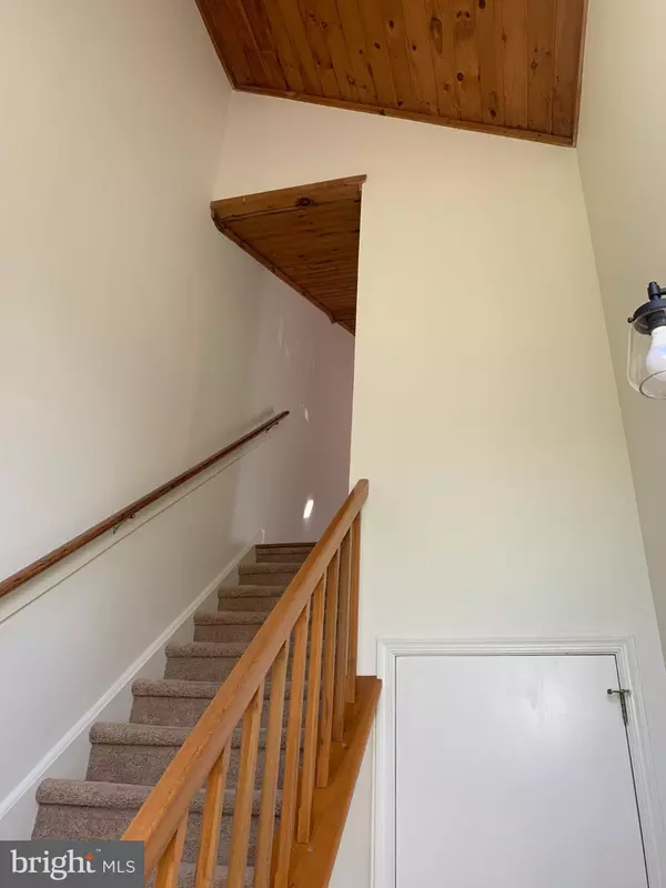 Chalfont, PA 18914,214 CHRISTOPHER PL #214