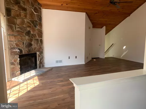 214 CHRISTOPHER PL #214, Chalfont, PA 18914