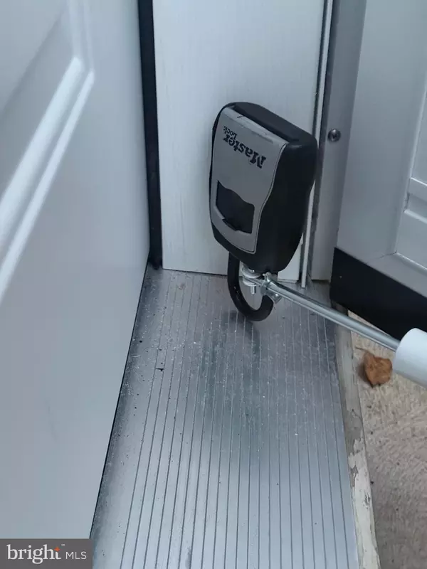 Chalfont, PA 18914,214 CHRISTOPHER PL #214