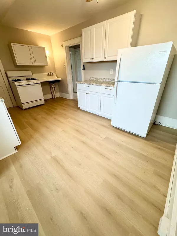 Riverside, NJ 08075,420 HEULINGS AVE #3RD FL