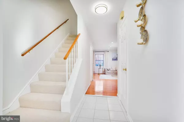 Bethesda, MD 20817,10280 ARIZONA CIR #63