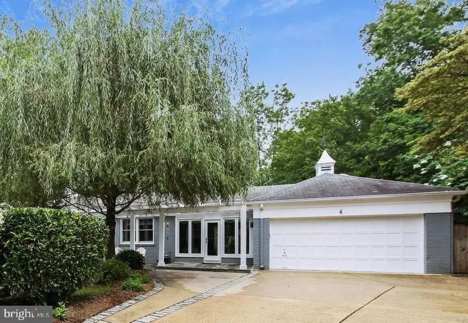 Chevy Chase, MD 20815,6 SPRING HILL CT