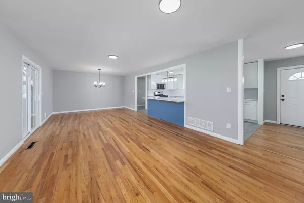 Westampton, NJ 08060,745 HOLLY LN