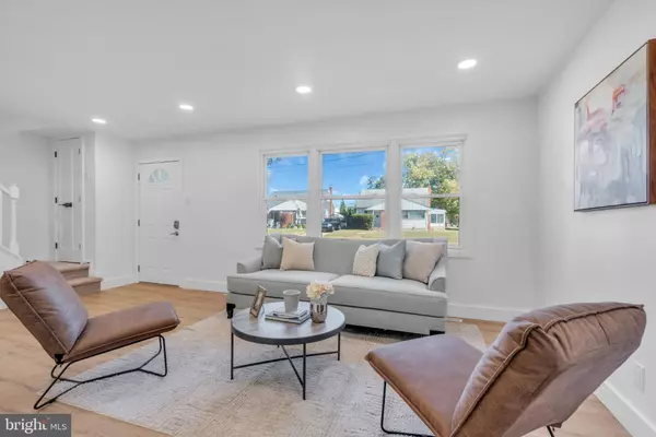 Maple Shade, NJ 08052,104 E LAURELTON AVE