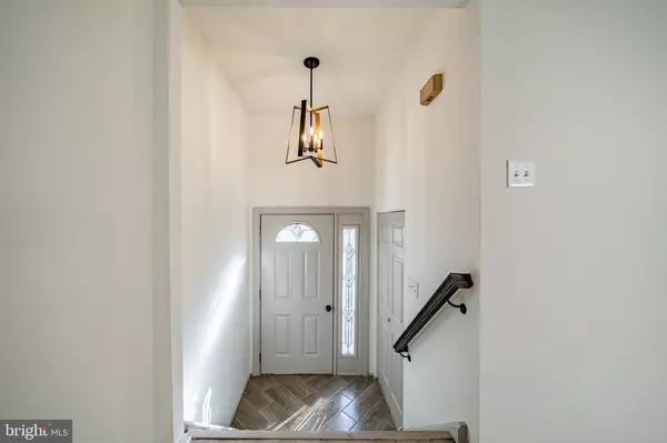 Lafayette Hill, PA 19444,217 ASH LN