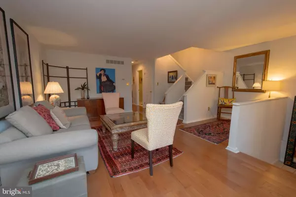 Media, PA 19063,532 WILLIAMSON CIR