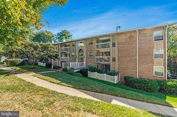 1935 WILSON LN #203, Mclean, VA 22102