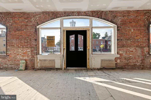 Manheim, PA 17545,55 MARKET SQ