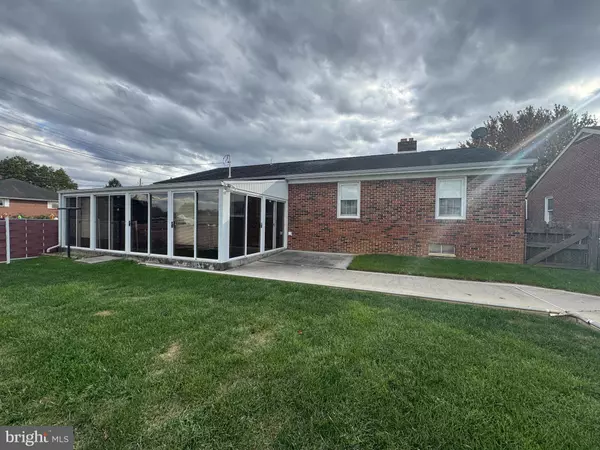 Hanover, PA 17331,128 PAUL ST