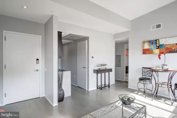 Washington, DC 20009,2422 17TH ST NW #301