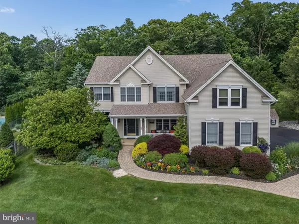 10 PHEASANT DR, Ringoes, NJ 08551