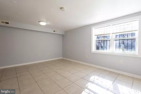 Washington, DC 20032,314 ATLANTIC ST SE #1