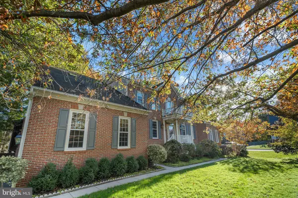 Clifton, VA 20124,5495 ROCKPOINTE DR