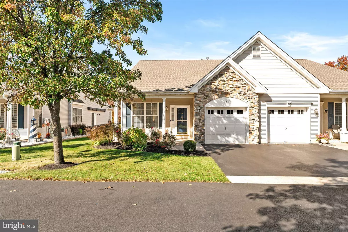 Hamilton, NJ 08690,229 MEADOWLARK DR