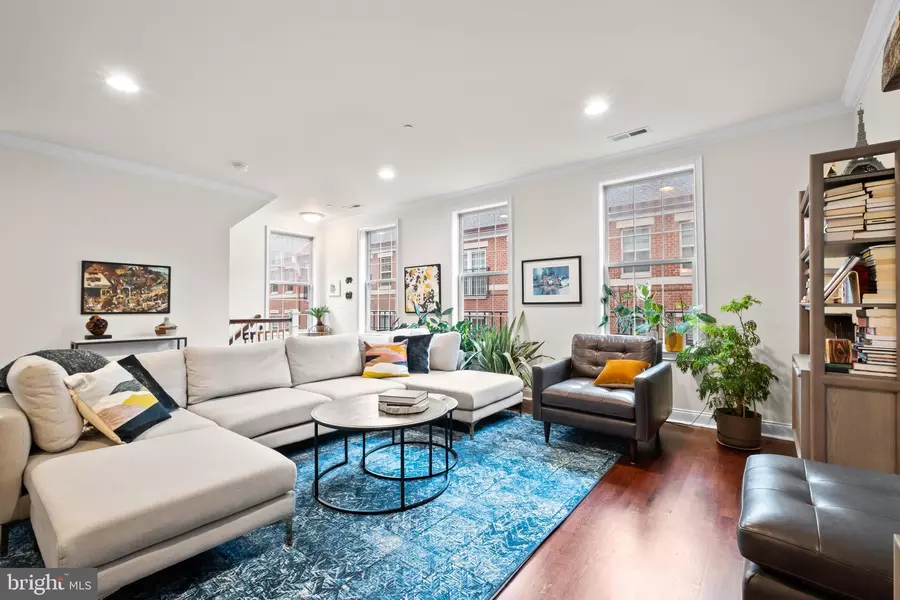 112 COMMODORE CT, Philadelphia, PA 19146