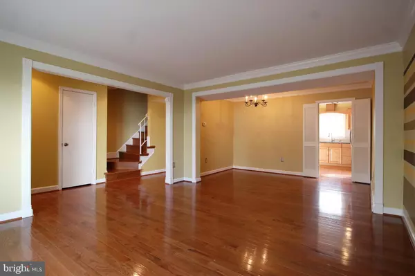 Springfield, VA 22153,8072 SLEEPY VIEW LN