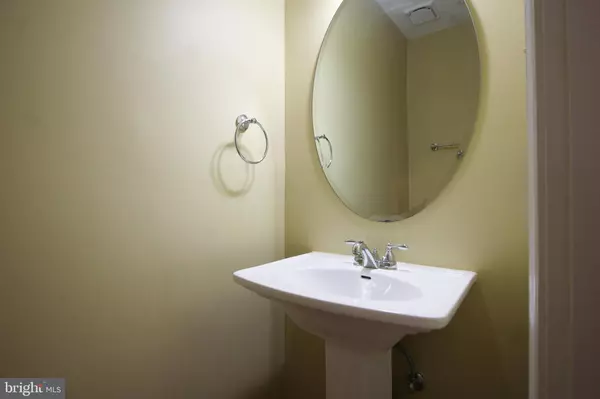 Springfield, VA 22153,8072 SLEEPY VIEW LN