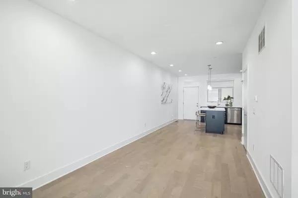 Philadelphia, PA 19147,740 S COLUMBUS BLVD #6