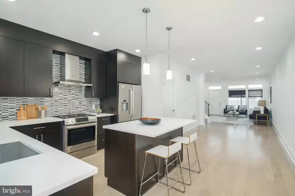 Philadelphia, PA 19147,740 S COLUMBUS BLVD #6