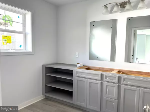 Martinsburg, WV 25403,110 BARRIER REEF DR