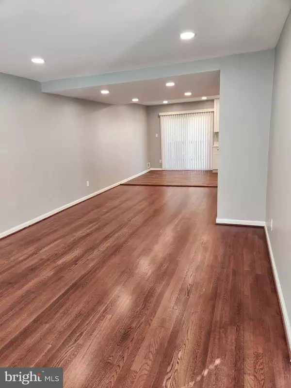 Bethesda, MD 20814,8404 N BROOK LN