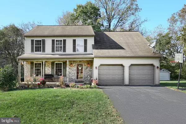 Lancaster, PA 17602,214 HOLLY LN