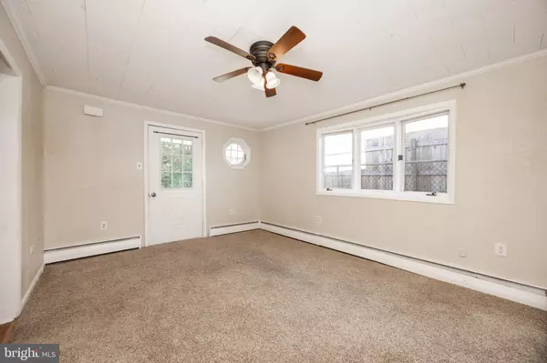 Conshohocken, PA 19428,264 ROBERTS AVE