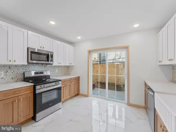 Philadelphia, PA 19146,2323 CROSS ST