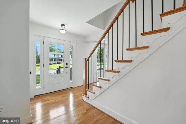 Vienna, VA 22182,8711 WESTWOOD DR