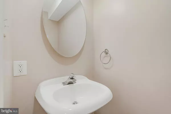 Mclean, VA 22101,6604 MCLEAN CT