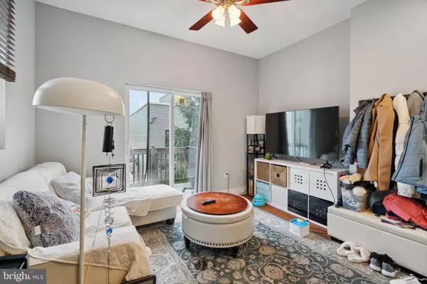 Philadelphia, PA 19146,1818 CHRISTIAN ST #3