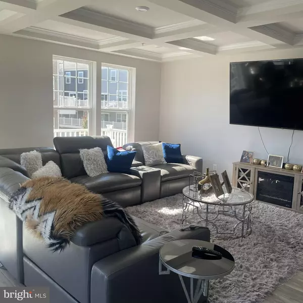 Upper Marlboro, MD 20772,9647 GLASSY CREEK WAY #160