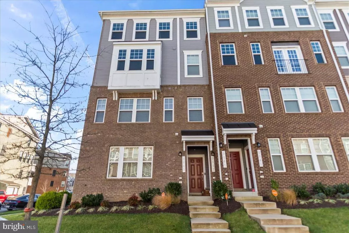 Upper Marlboro, MD 20772,9647 GLASSY CREEK WAY #160