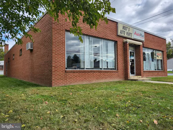 Elizabethtown, PA 17022,827 S SPRUCE ST