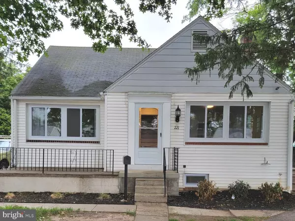 221 W KING ST, Pottstown, PA 19464